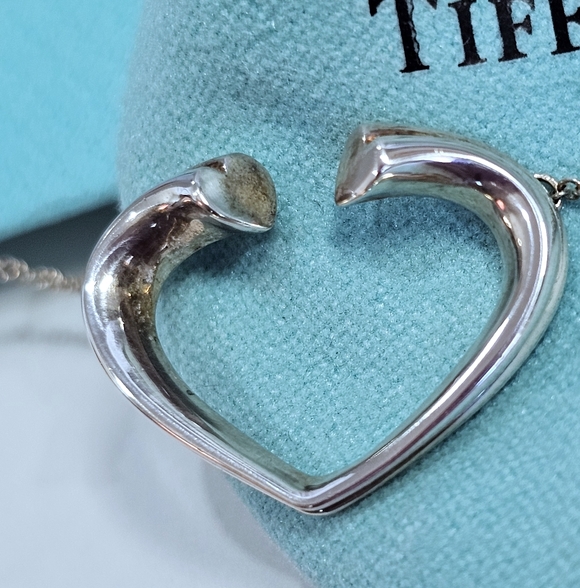 ✨️Tiffany & Co. Tenderness Heart Paloma Picasso 925 Sterling Silver Necklace 💚 - Picture 9 of 14